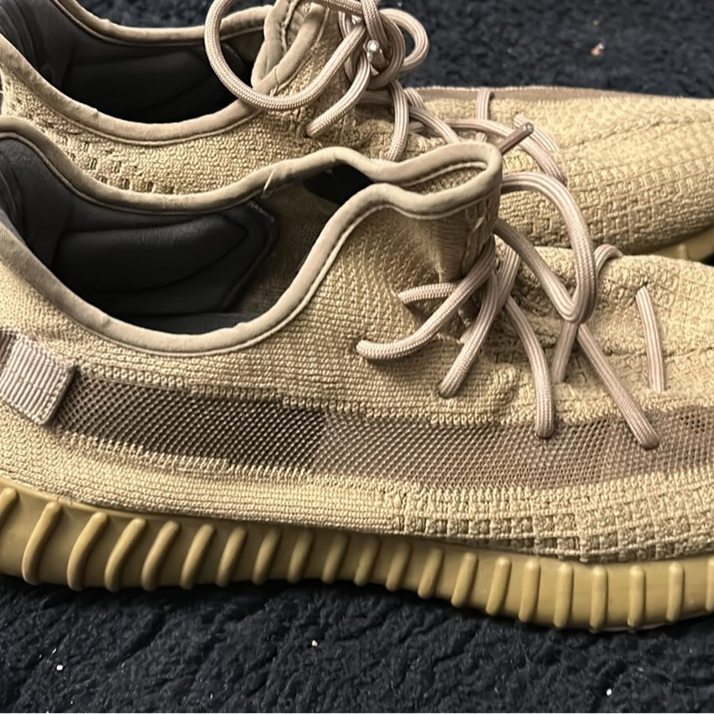 Yeezy 350 earth